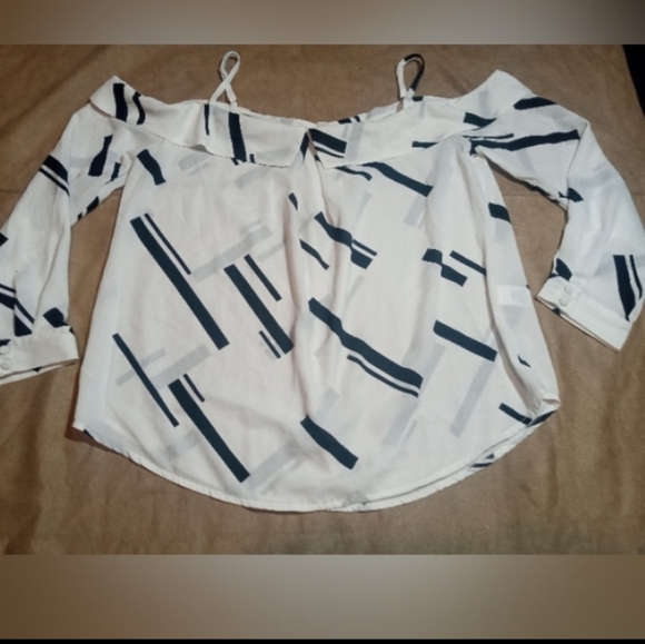 Mine White & Black Off The Shoulder Long Sleeved Lightweight Blouse Top Medium - Picture 2 of 10